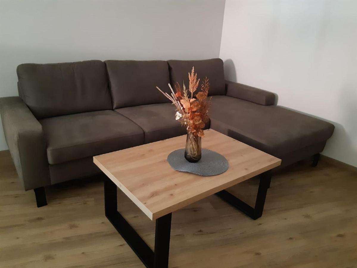 Weingut Engelhardt Apartment Rottingen ภายนอก รูปภาพ